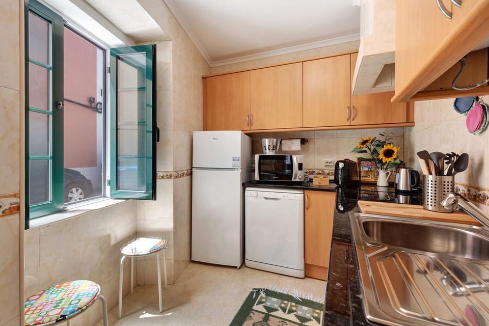 Kitchen or kitchenette, Living room