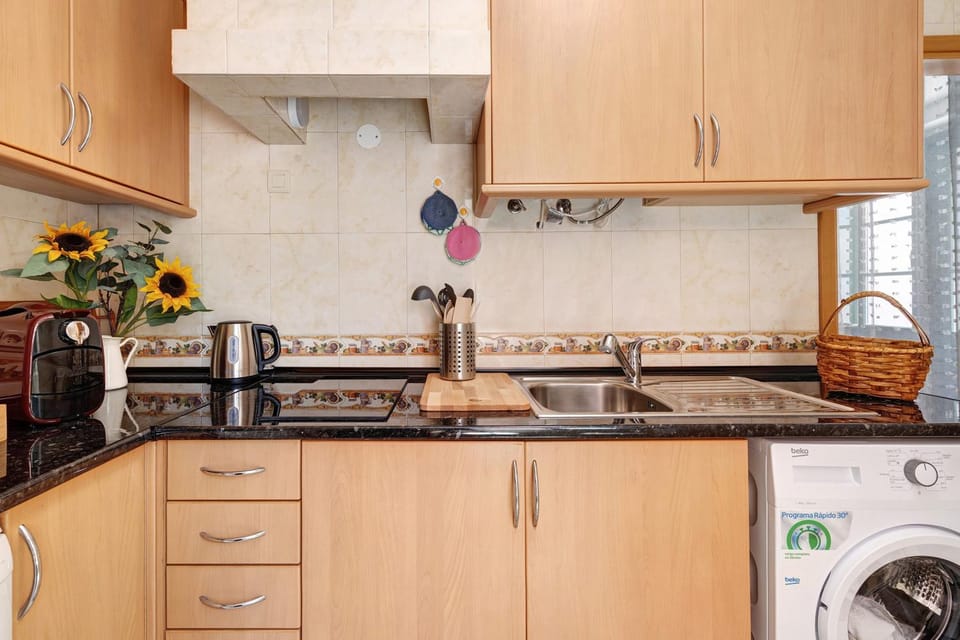 Kitchen or kitchenette, Living room