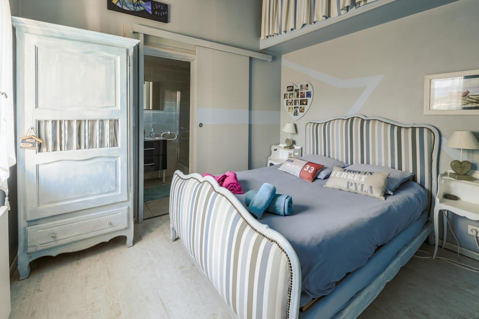 Living room, Bedroom