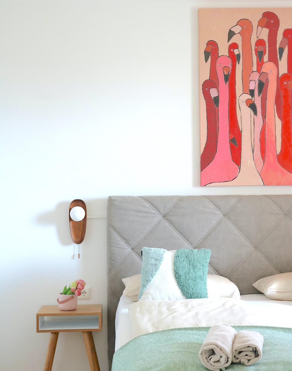 Bed, Decorative detail, Bedroom, towels