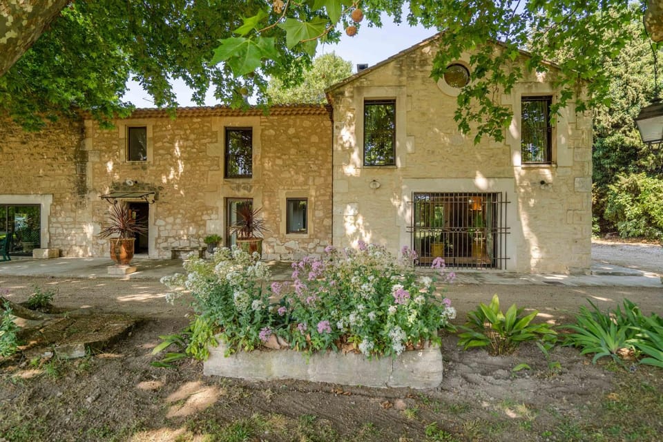 Property building, Facade/entrance, Garden