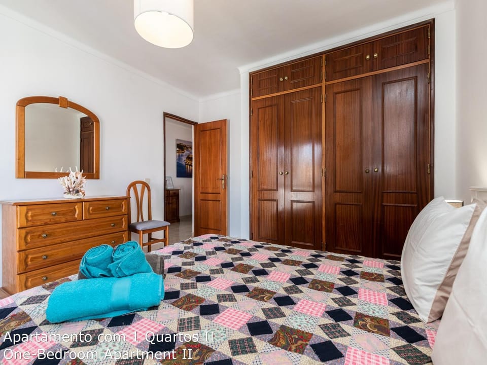 Bed, Bedroom, wardrobe