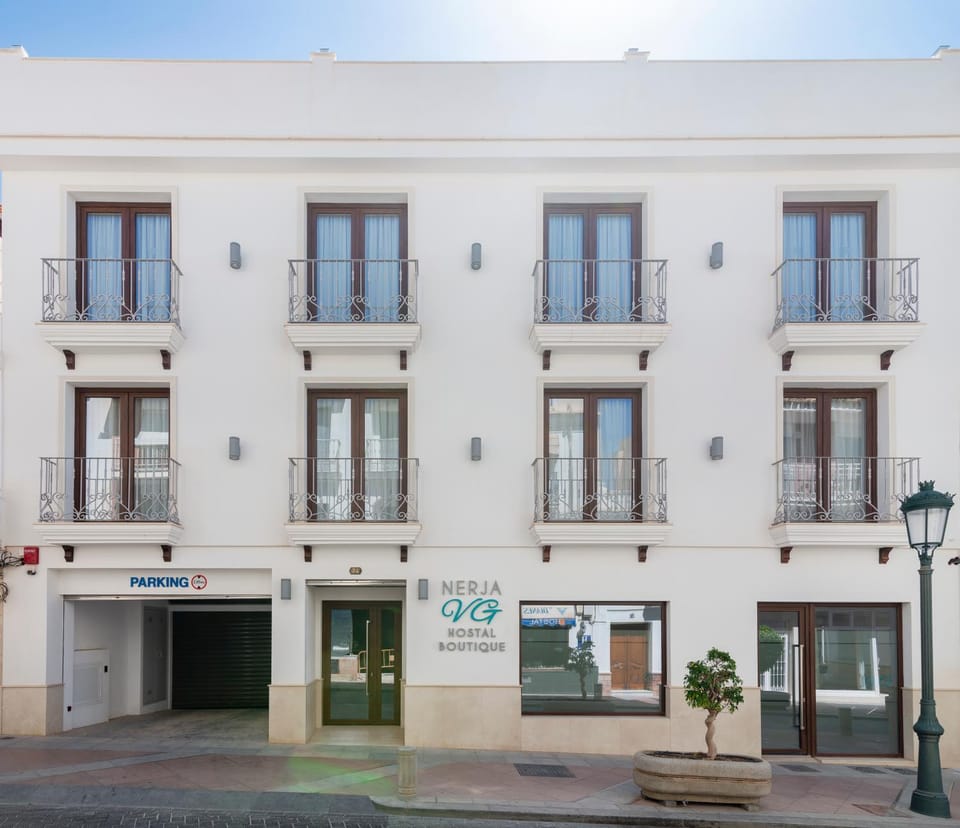Property building, Facade/entrance, Property logo or sign