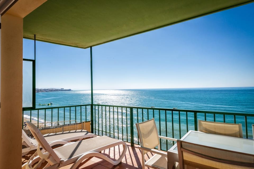 Carvajal Luxury apartment in first line Apartment in Fuengirola