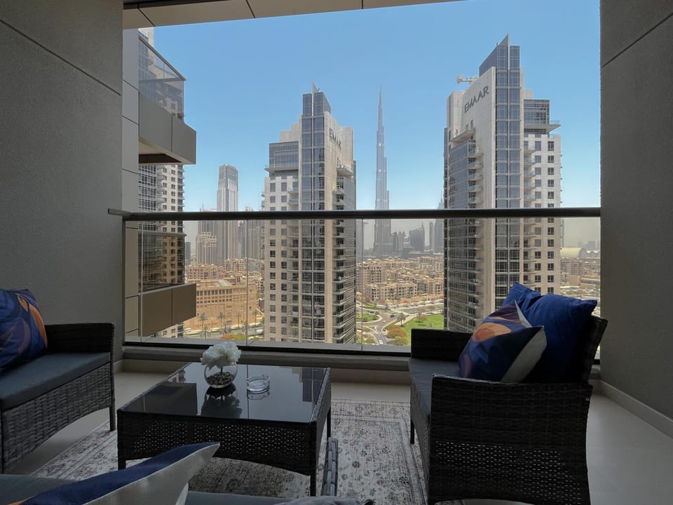 Nearby landmark, Neighbourhood, Balcony/Terrace, City view