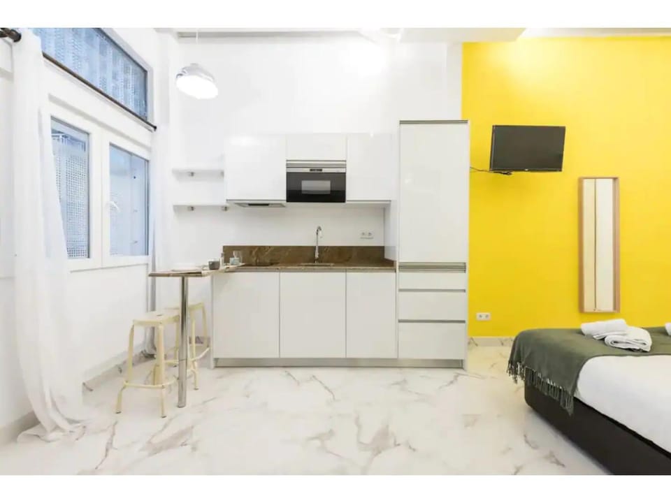 Little Cozy loft Madrid free street parking WIFI Barbadillo Bis Apartment in Madrid
