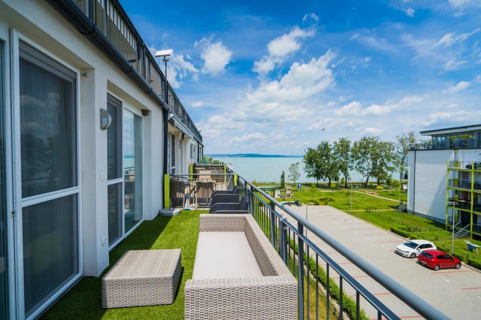 View (from property/room), Balcony/Terrace