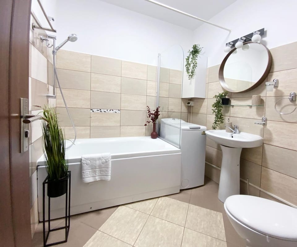 Bathroom, towels