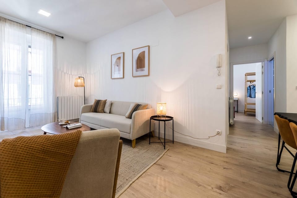 Living room, dishwasher, washing machine