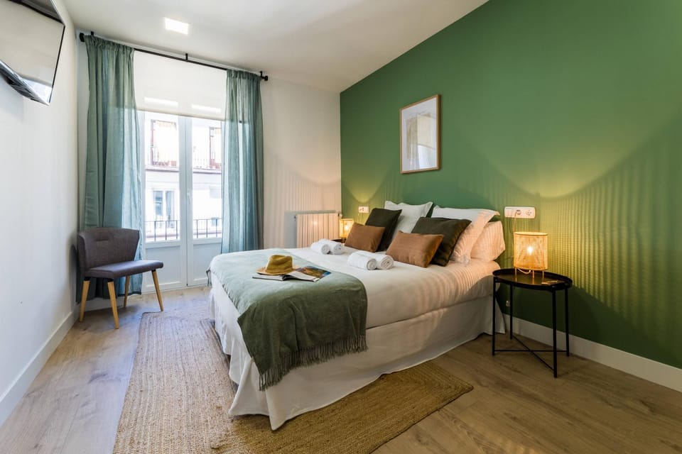 Bed, Photo of the whole room, Bedroom