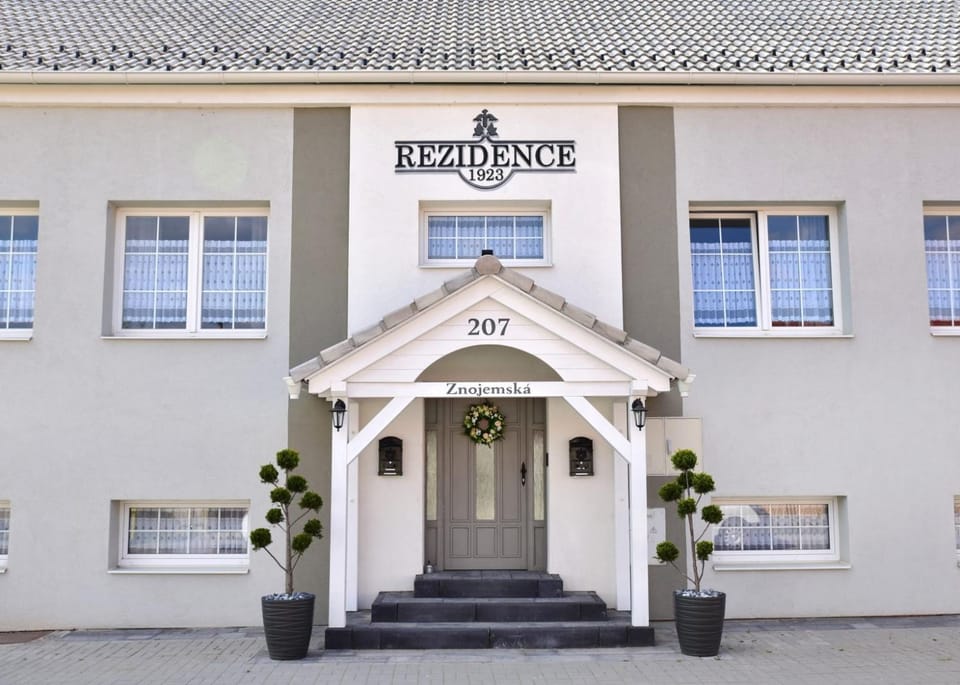 Property building, Facade/entrance
