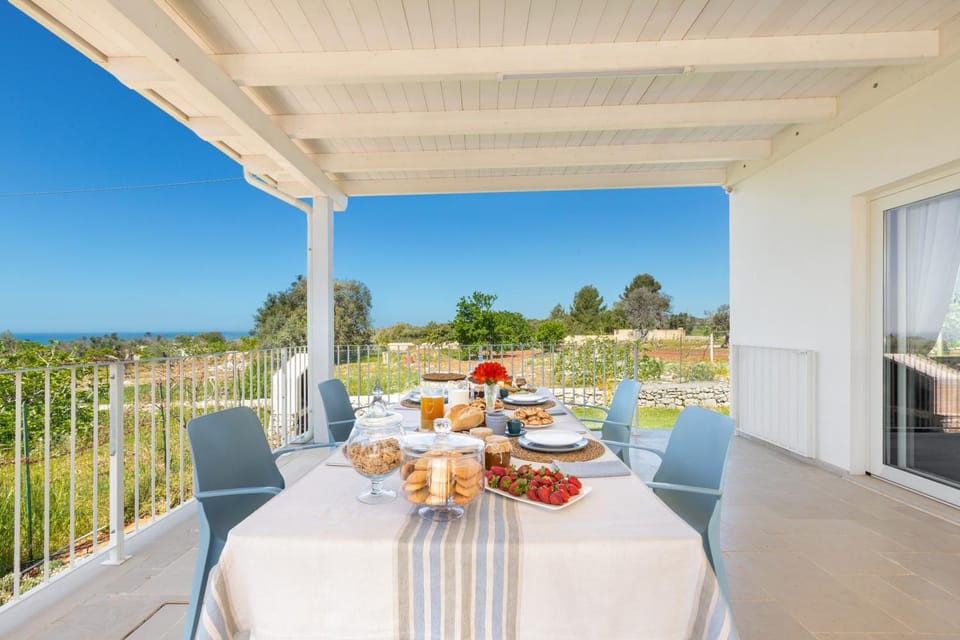 Balcony/Terrace, Dining area, Food