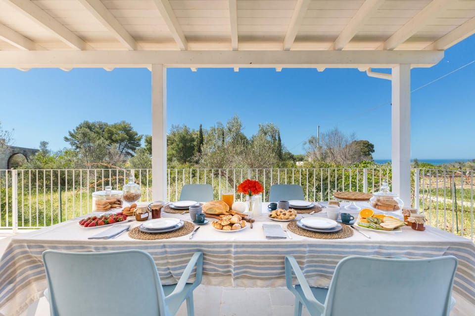 Dining area, Lunch, Dinner