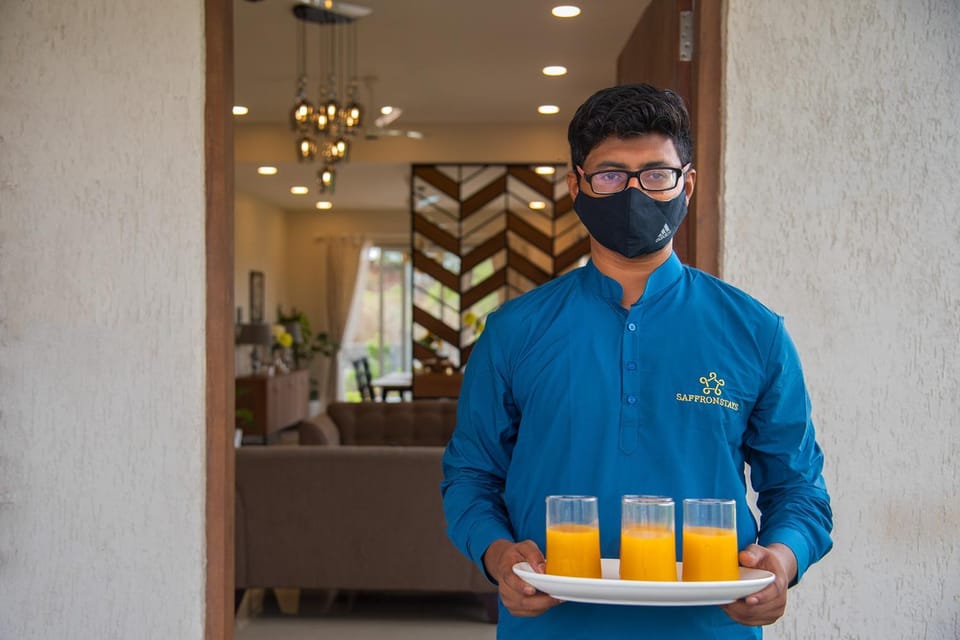 Staff, Food and drinks