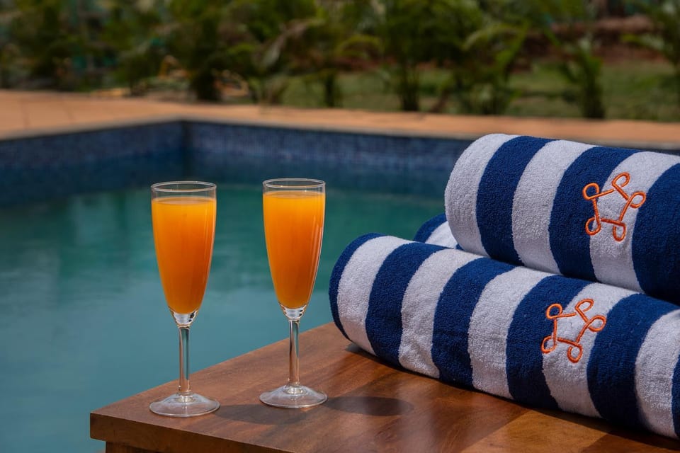 Swimming pool, Swimming pool, Drinks