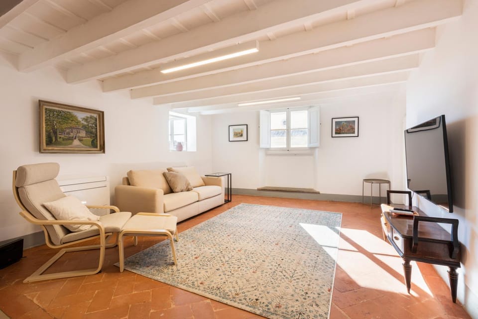 TV and multimedia, Living room, Seating area