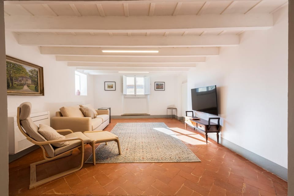 TV and multimedia, Living room, Seating area