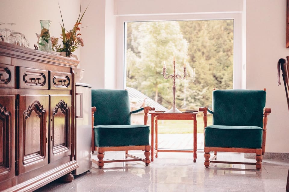 Living room, Seating area