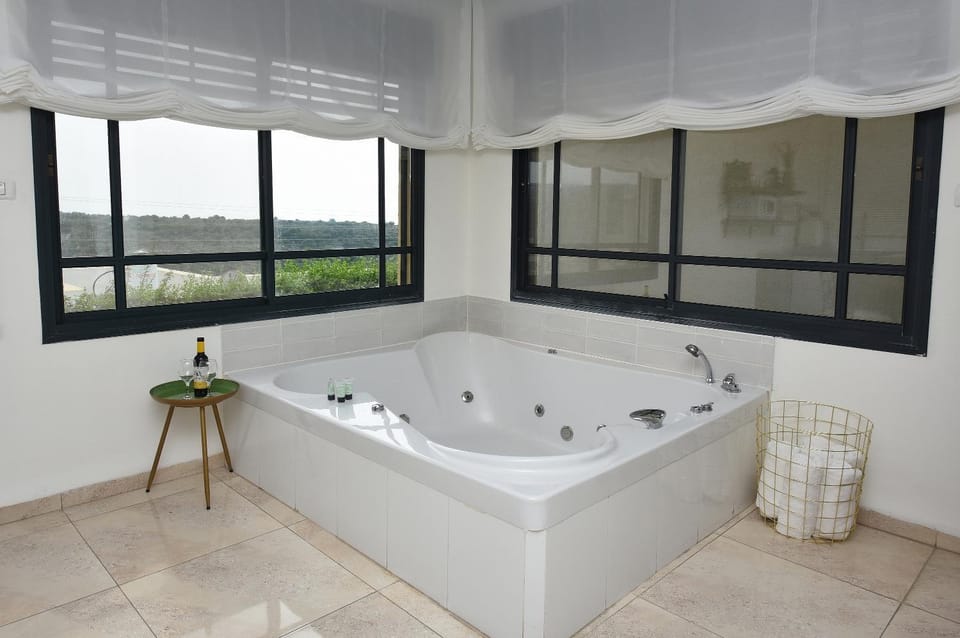 סוויטות מוריה - Moria Suites Bed and Breakfast in North District