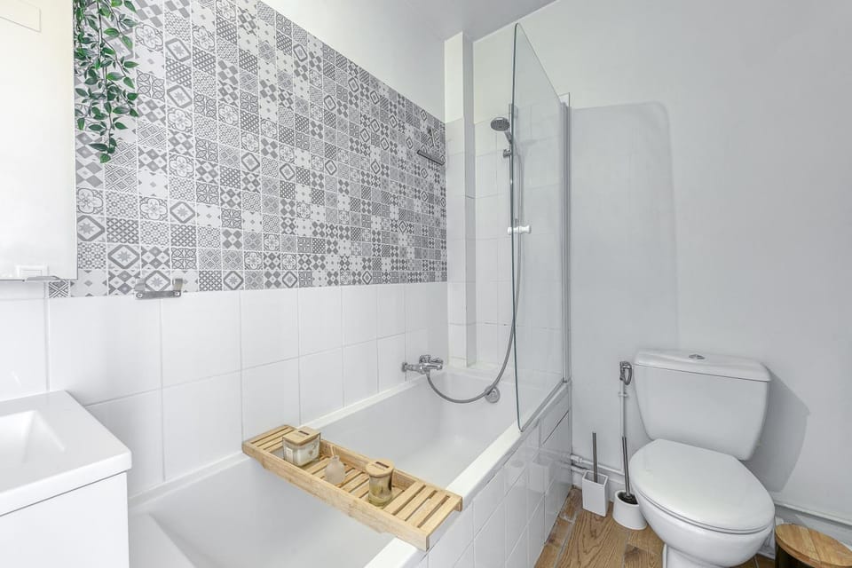 Shower, Toilet, Bathroom, Bath, heating, towels