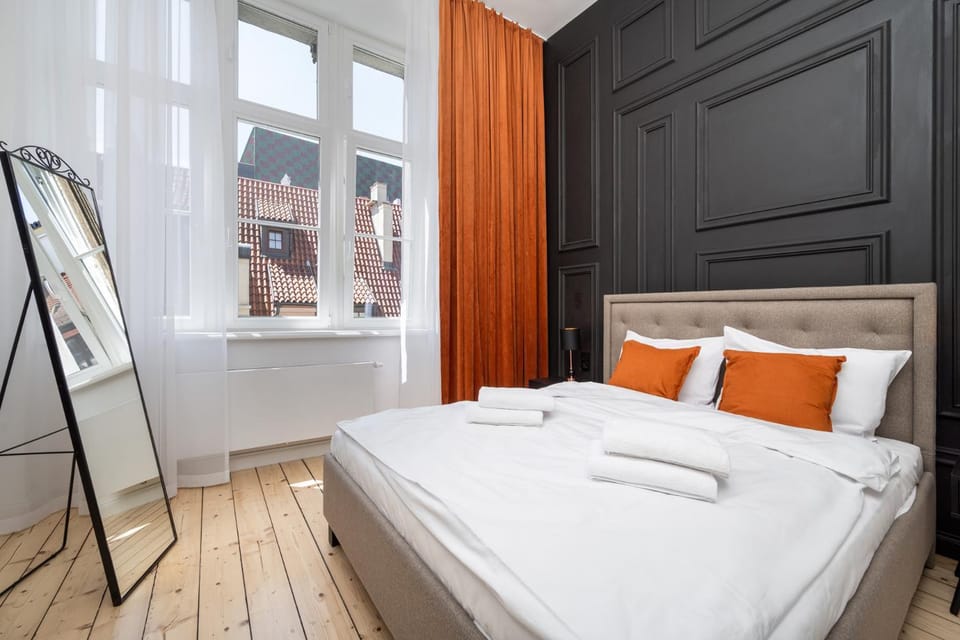 Bed, Bedroom, City view