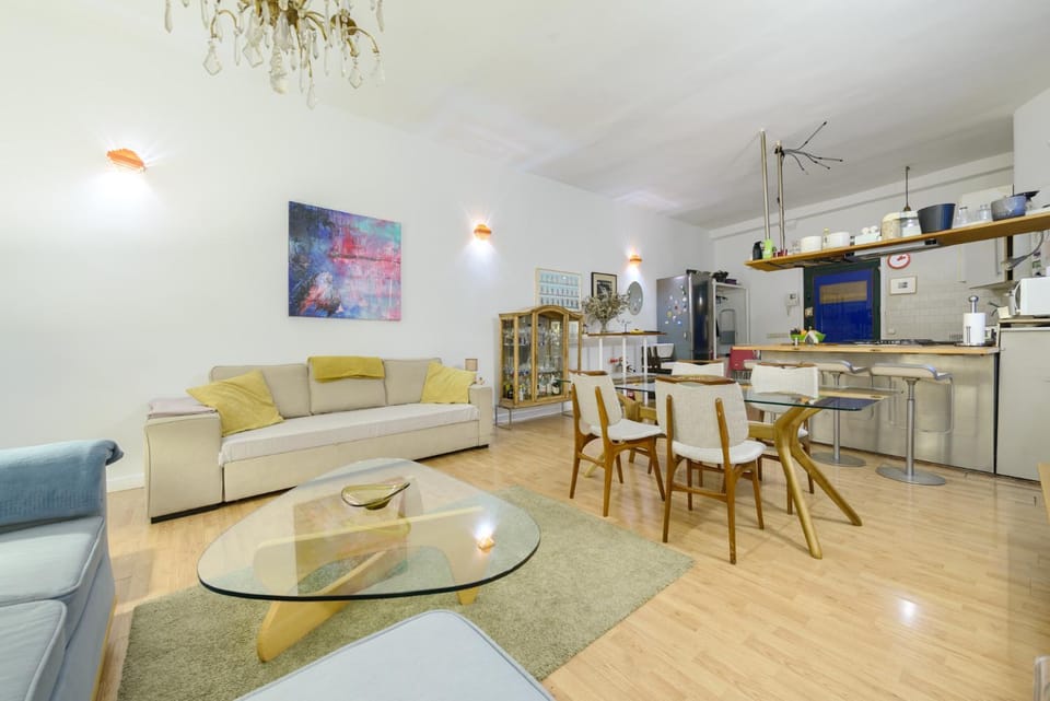 GRAN VIA-SOL SPACIOUS APARTMENT 3 Bedrooms & 2 WCs Apartment in Centro