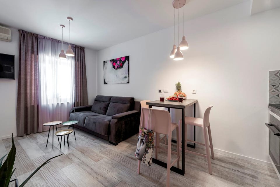 Living room, Seating area, Dining area