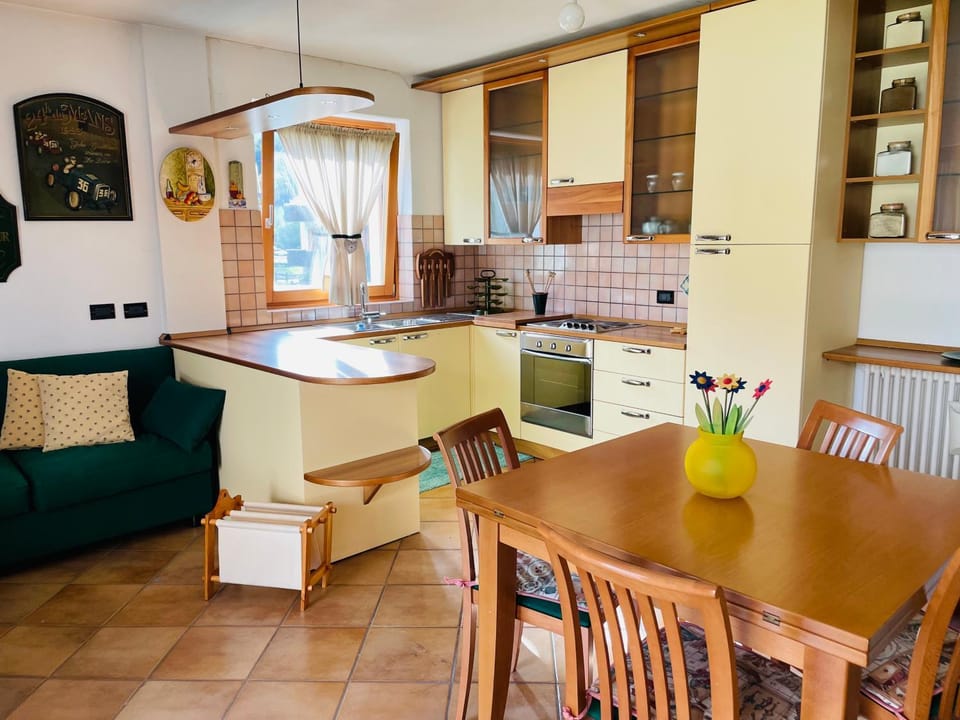 Kitchen or kitchenette, Living room, Dining area, dishwasher