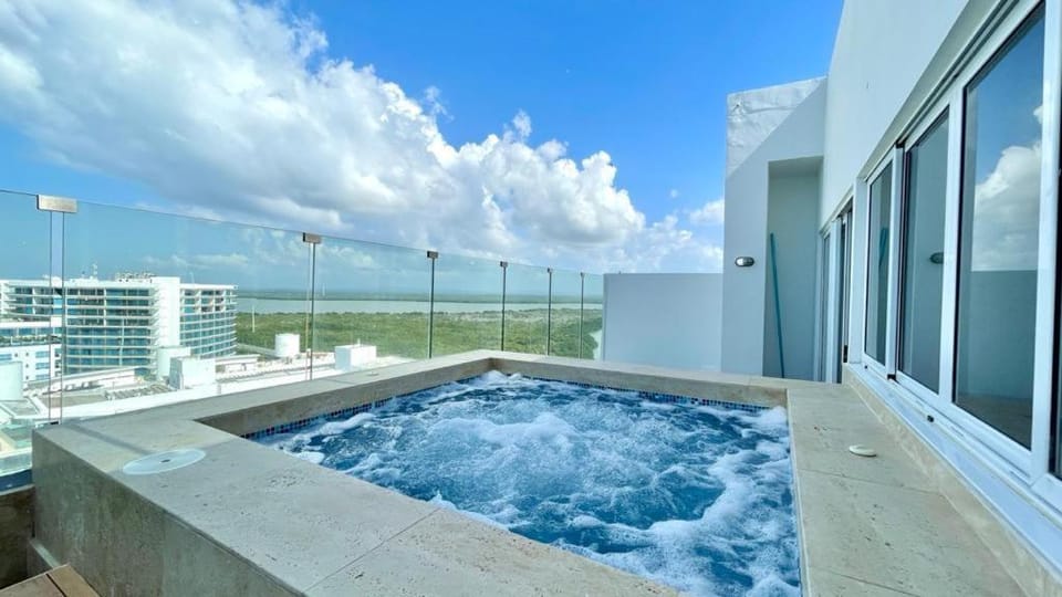 Hot Tub, Hot Tub