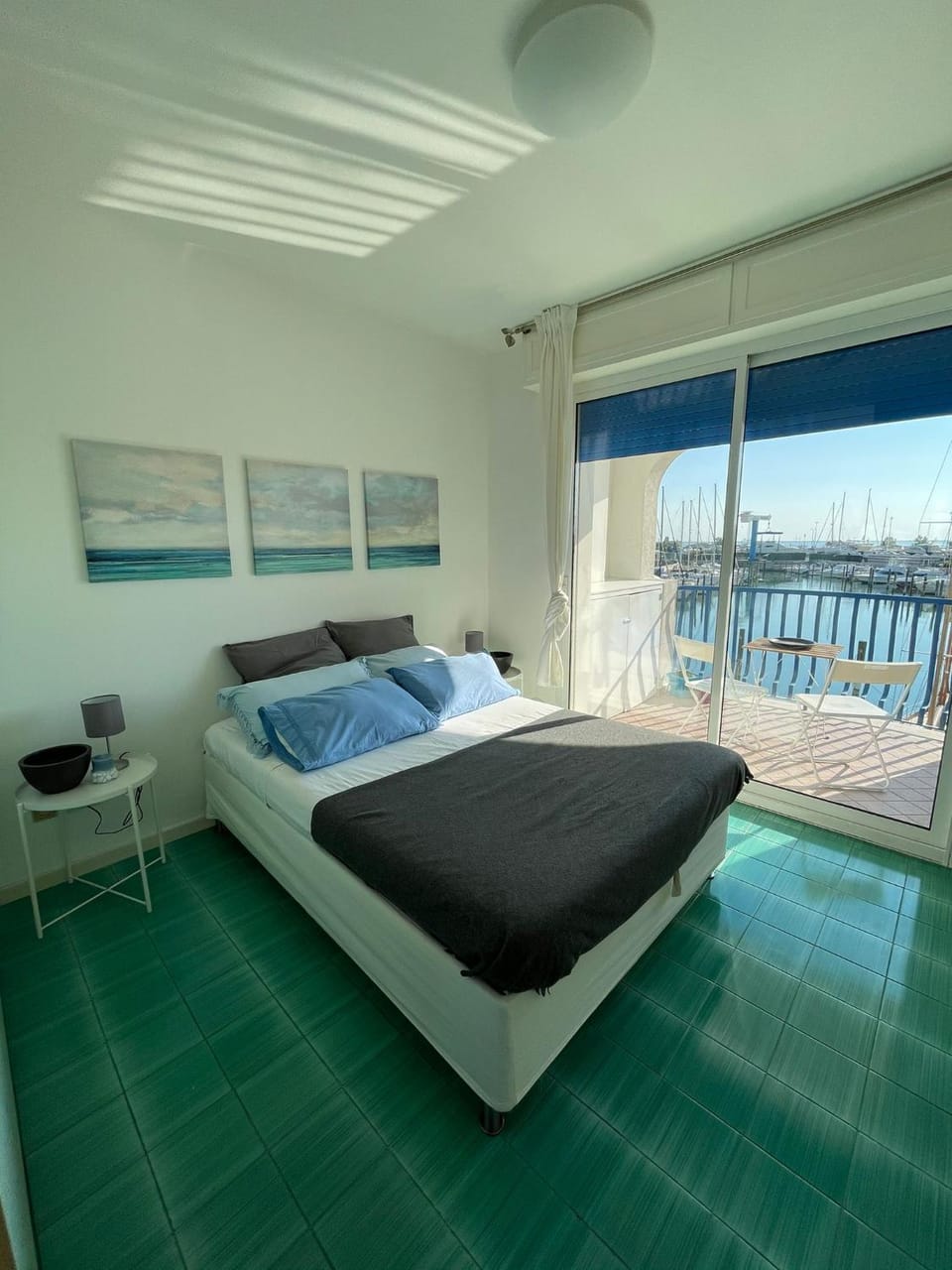 Bed, Photo of the whole room, Bedroom, Sea view
