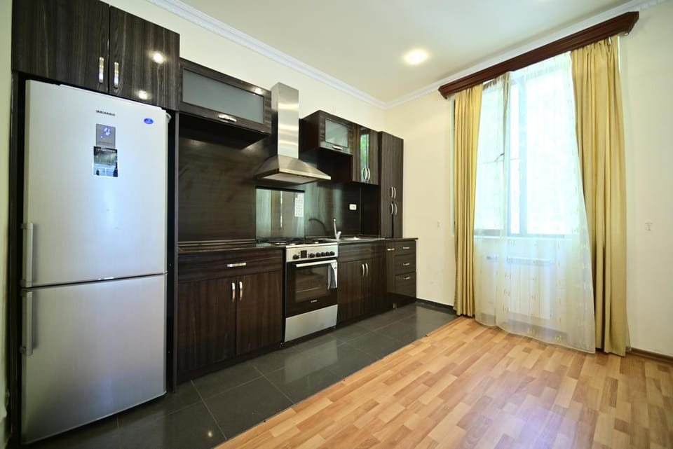 Kitchen or kitchenette, Communal kitchen