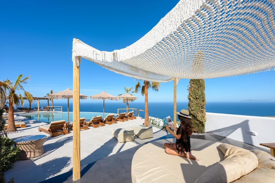 Patio, Restaurant/places to eat, Day, Natural landscape, View (from property/room), Balcony/Terrace, Living room, Seating area, Pool view, Sea view, Swimming pool, sunbed