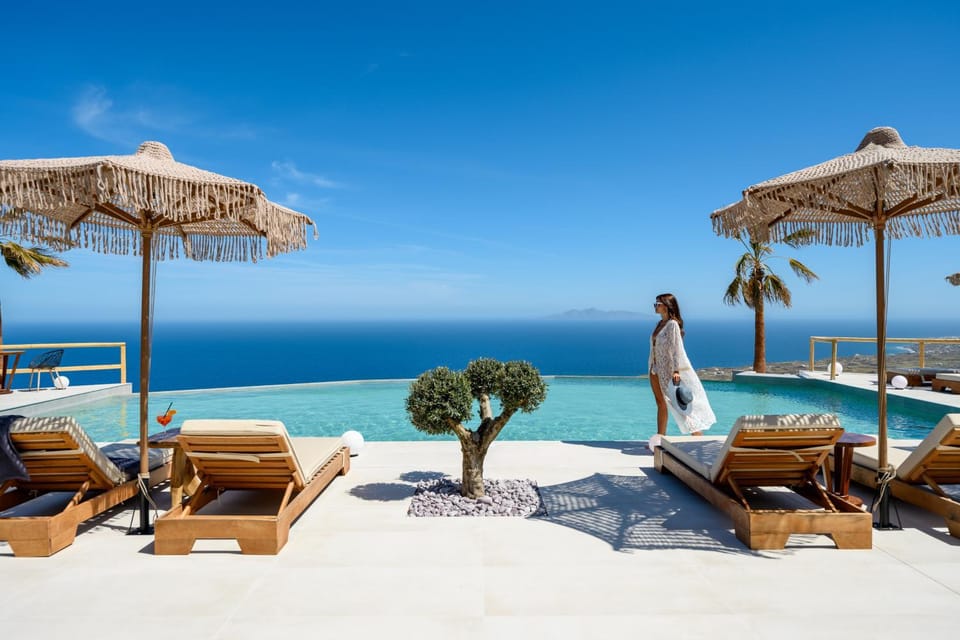 Patio, Nearby landmark, Day, Natural landscape, Beach, Pool view, Sea view, Swimming pool, Swimming pool, sunbed