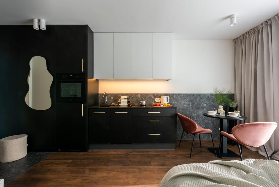 Kitchen or kitchenette, Photo of the whole room, Dining area