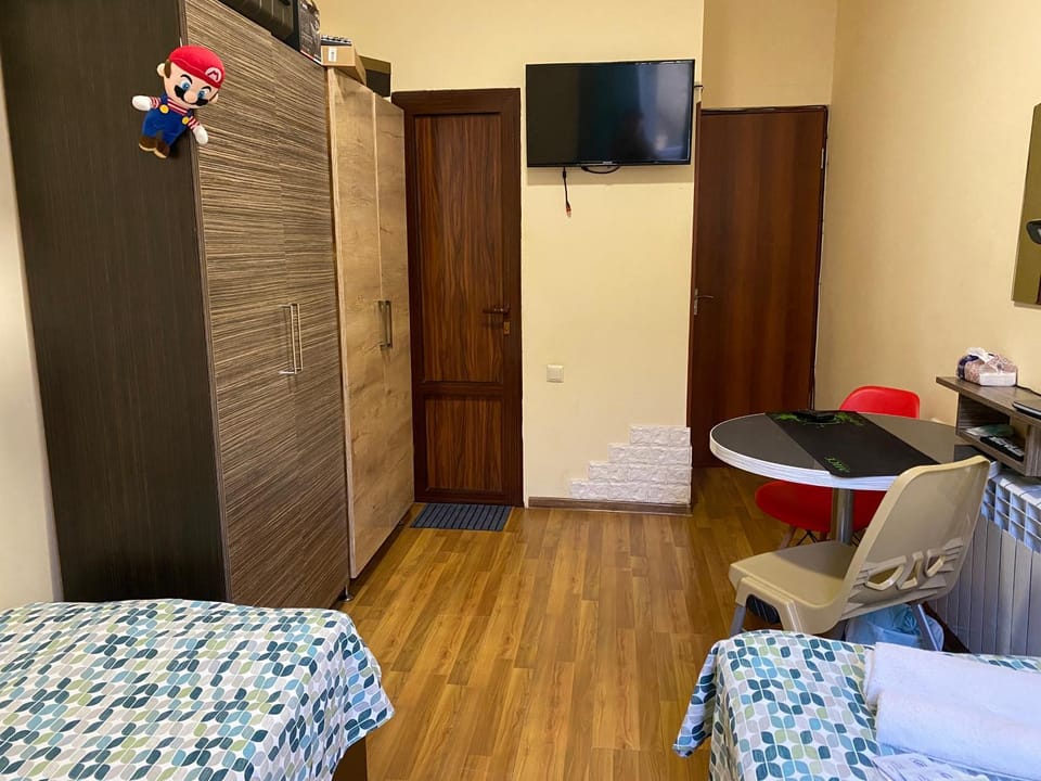 TV and multimedia, Photo of the whole room, wardrobe