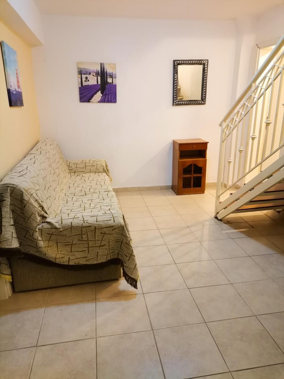Bed, Seating area
