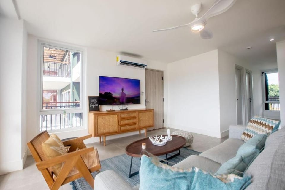 Communal lounge/ TV room, TV and multimedia, Living room