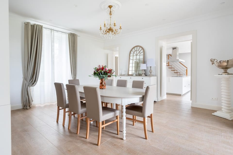 Dining area, Internal: Not applicable to any particular room