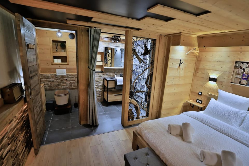 Toilet, Bathroom, Bedroom