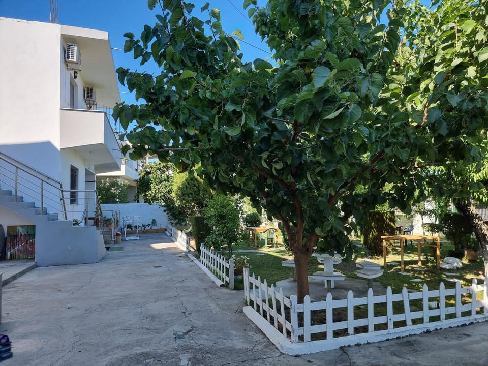Property building, Facade/entrance, Neighbourhood