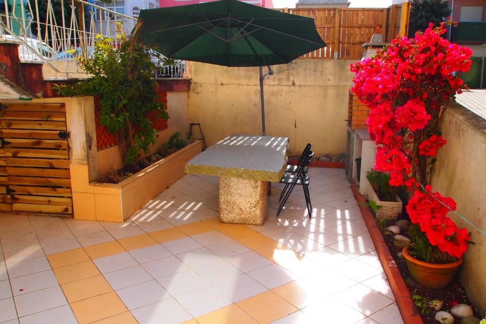 Patio, BBQ facilities