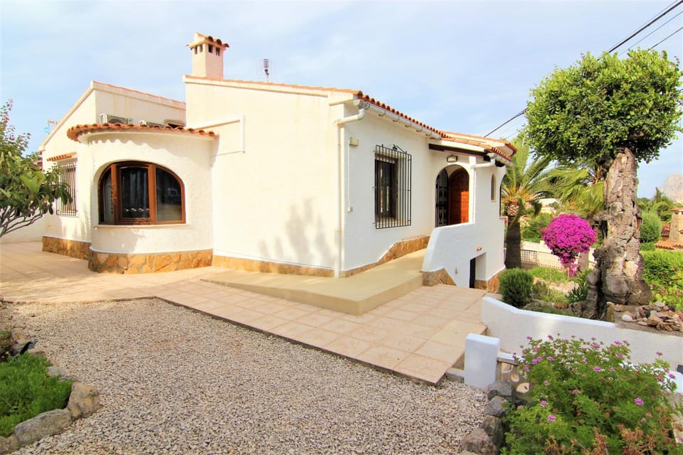 Property building, Facade/entrance, Off site