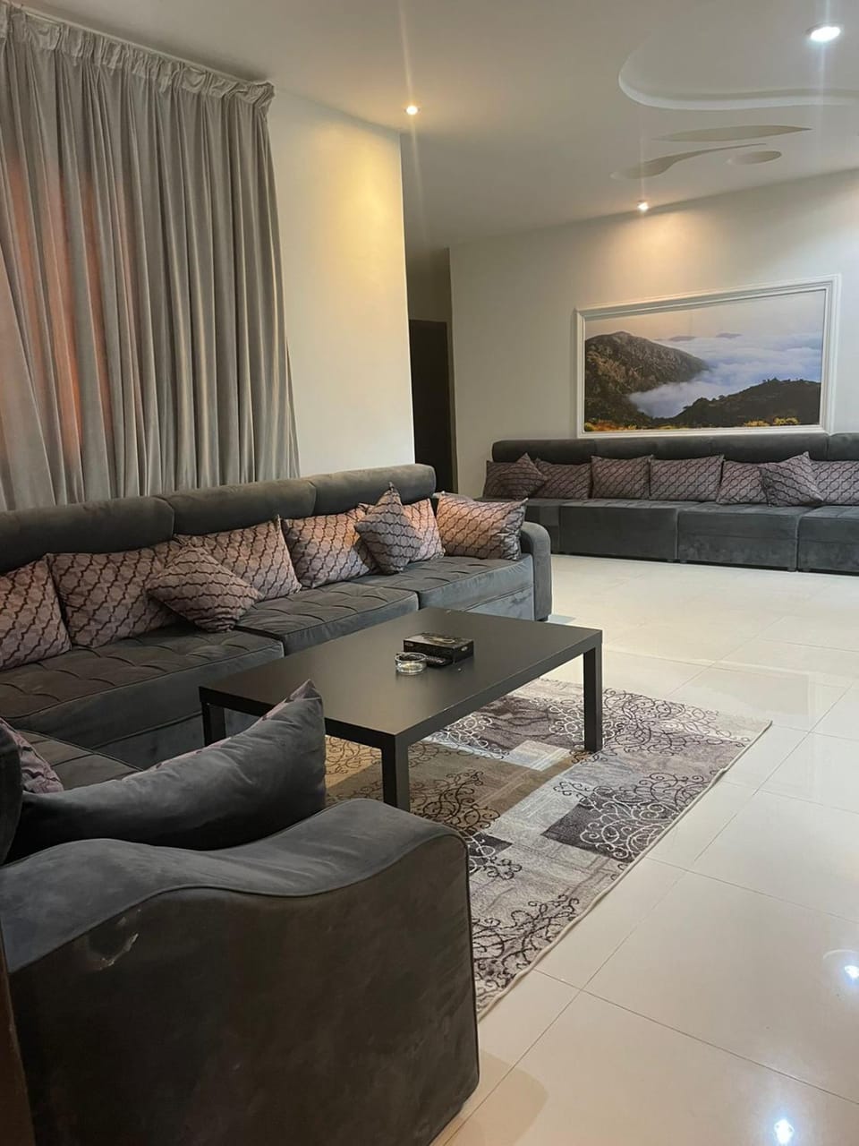 Living room, Seating area