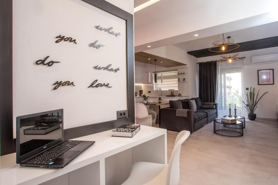 TV and multimedia, Kitchen or kitchenette, Living room