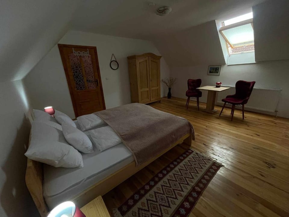 Pensiunea CASA HANN Farm Stay in Brașov County