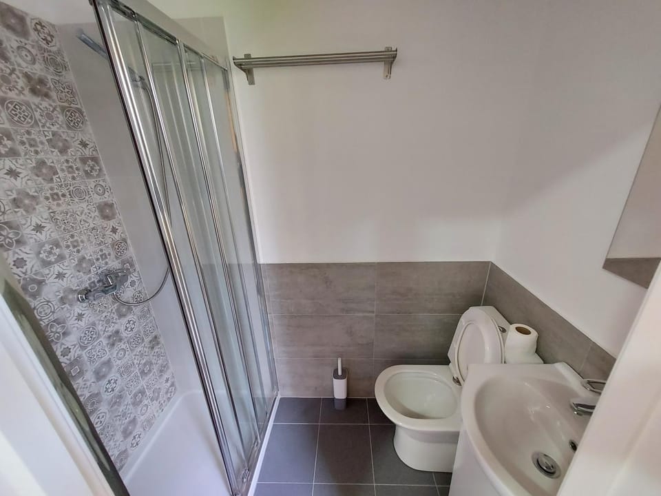 Shower, Toilet, Bathroom