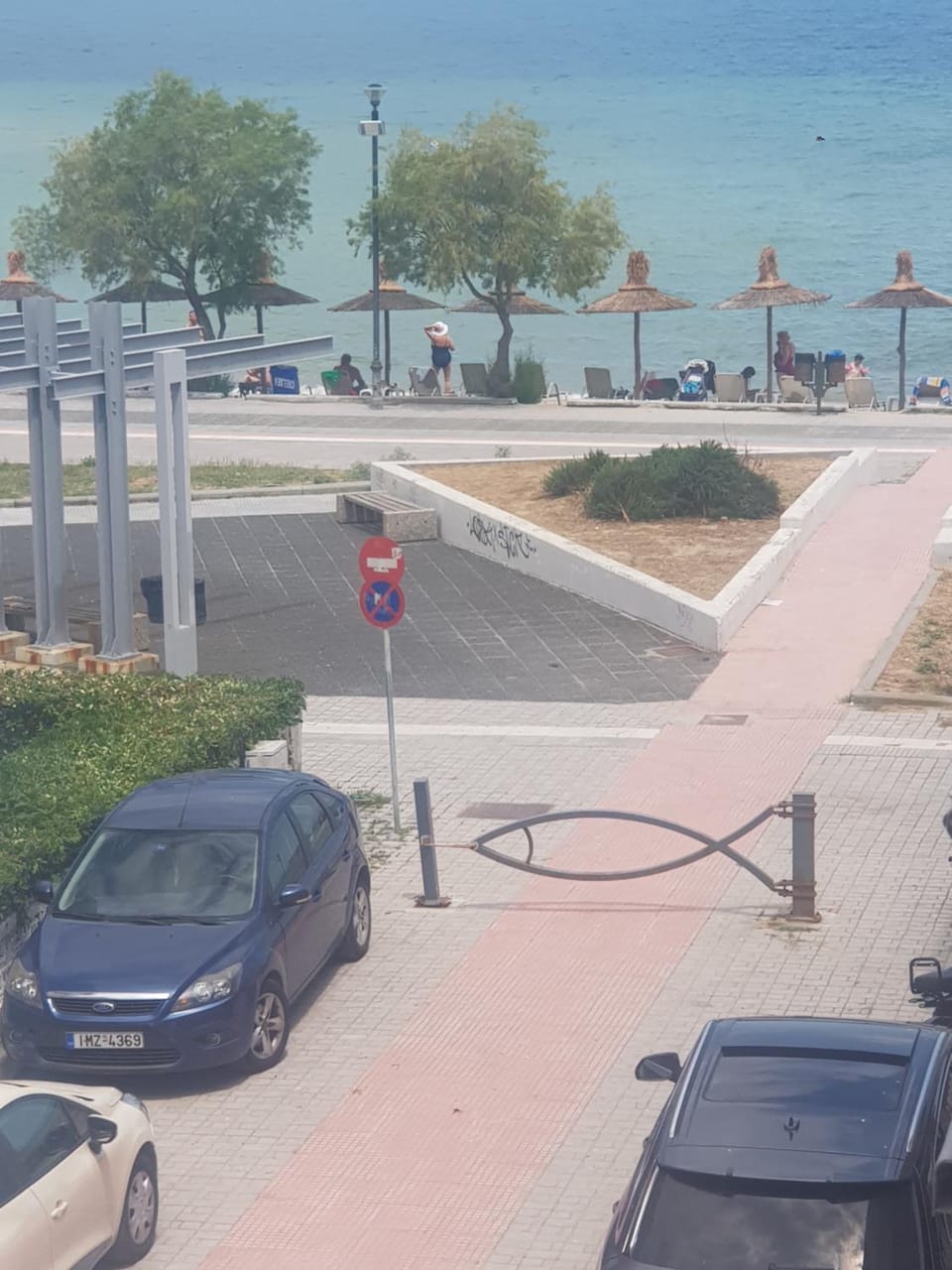 Sea view, Street view