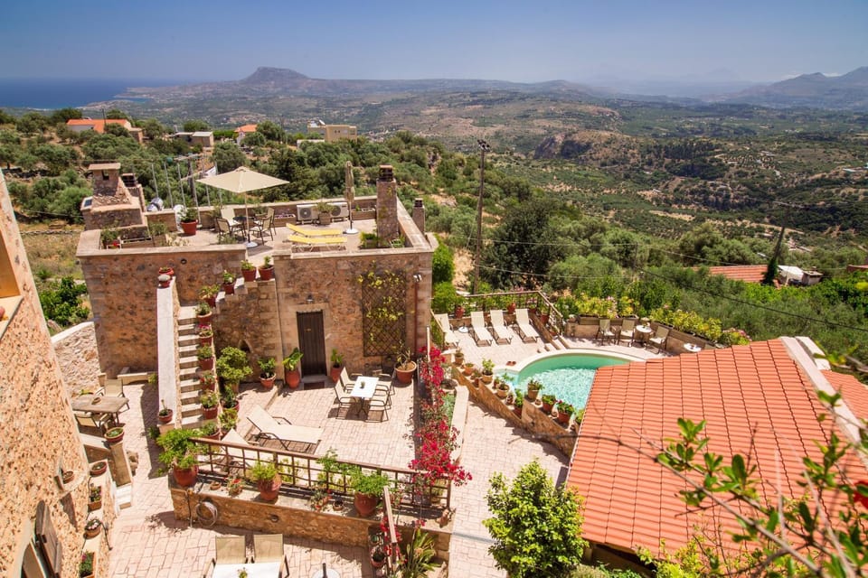 Bird's eye view, Pool view