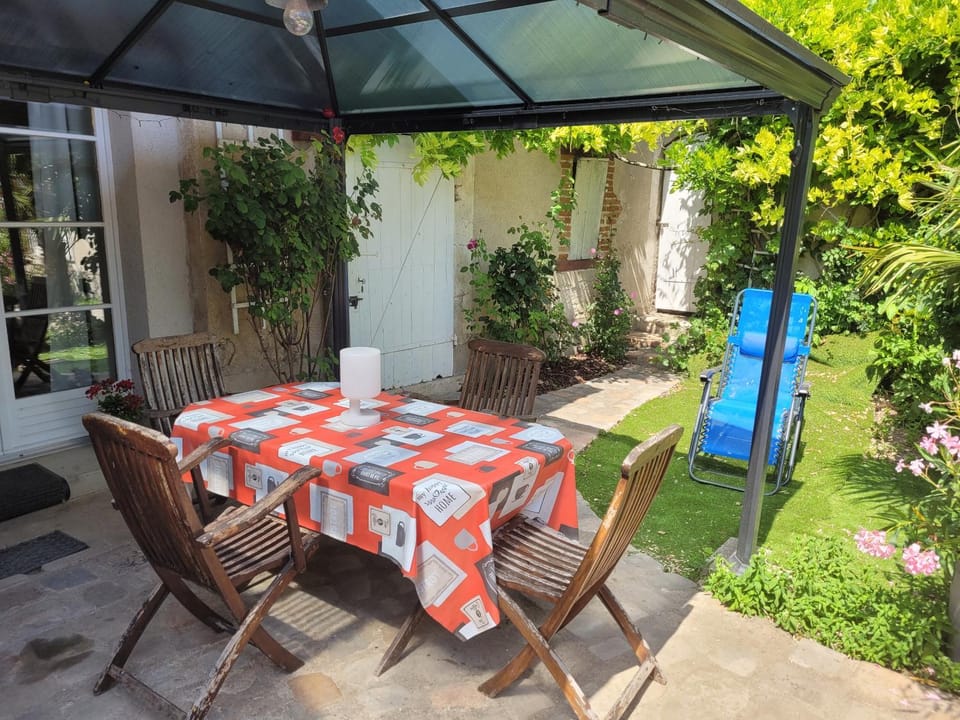 Patio, sunbed