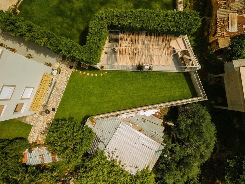 Property building, Day, Natural landscape, Bird's eye view, Garden, Garden view